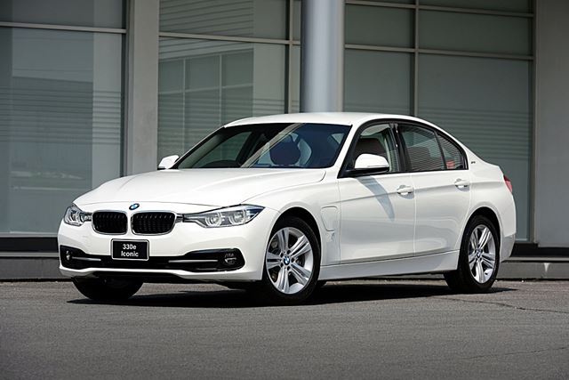 BMW 330e Iconic 2017 BMW 330e Iconic 2017