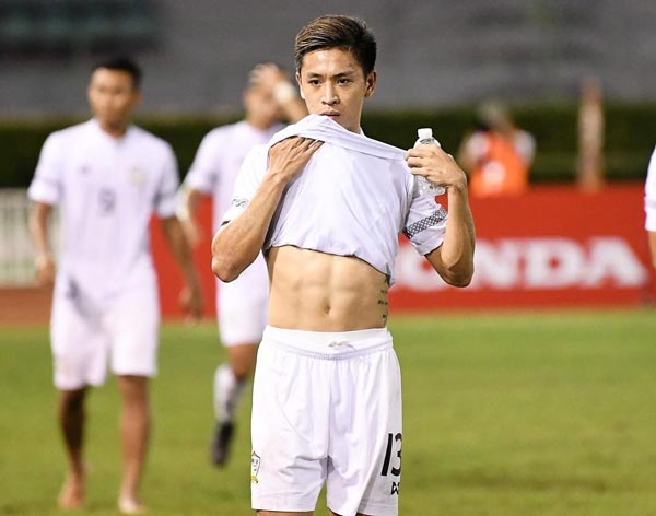 นักฟุตบอลไทย นักฟุตบอลไทย