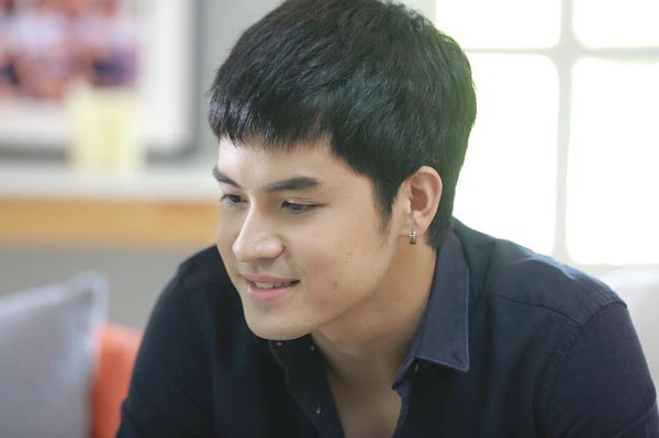 ดาราชายจมูกสวย ดาราชายจมูกสวย