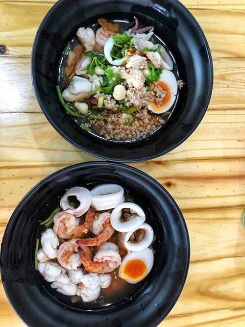 ร้านข้างทางเจ้าอร่อยในกรุงเทพฯ ร้านข้างทางเจ้าอร่อยในกรุงเทพฯ