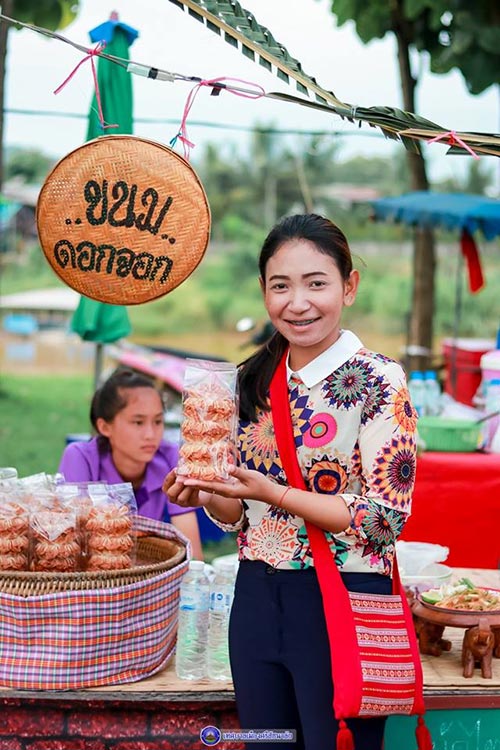 ตลาดโบราณใครใคร่ ค้าค้า สุโขทัย ตลาดโบราณใครใคร่ ค้าค้า สุโขทัย
