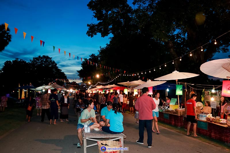 ตลาดโบราณใครใคร่ ค้าค้า สุโขทัย ตลาดโบราณใครใคร่ ค้าค้า สุโขทัย