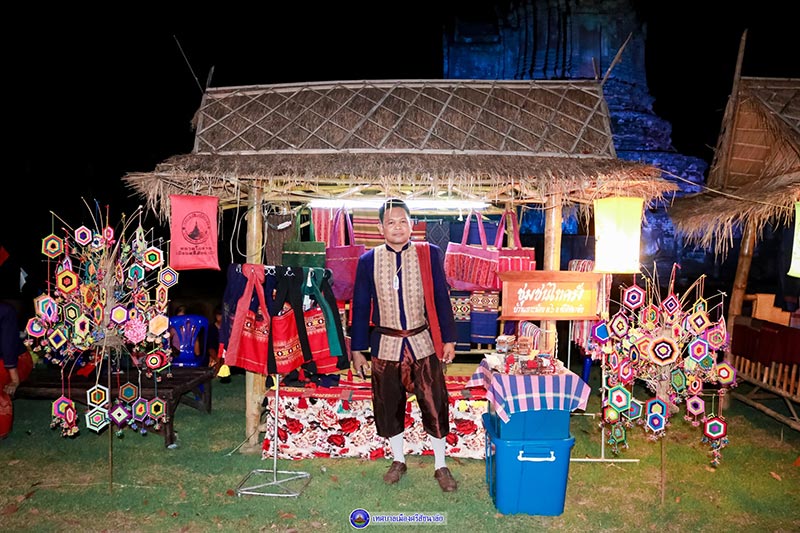 ตลาดโบราณใครใคร่ ค้าค้า สุโขทัย ตลาดโบราณใครใคร่ ค้าค้า สุโขทัย