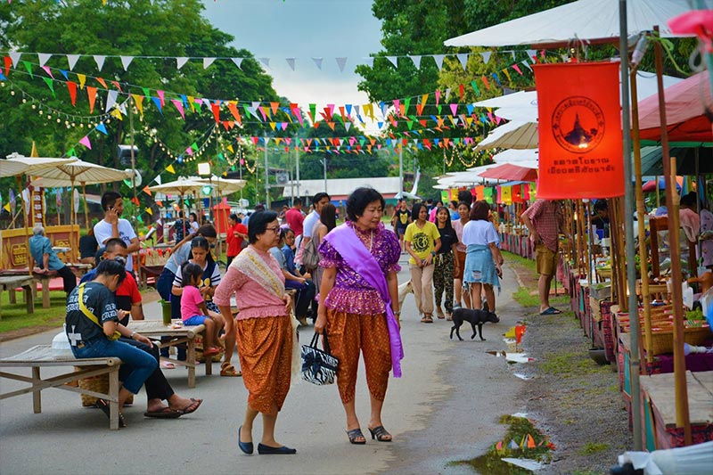 ตลาดโบราณใครใคร่ ค้าค้า สุโขทัย ตลาดโบราณใครใคร่ ค้าค้า สุโขทัย
