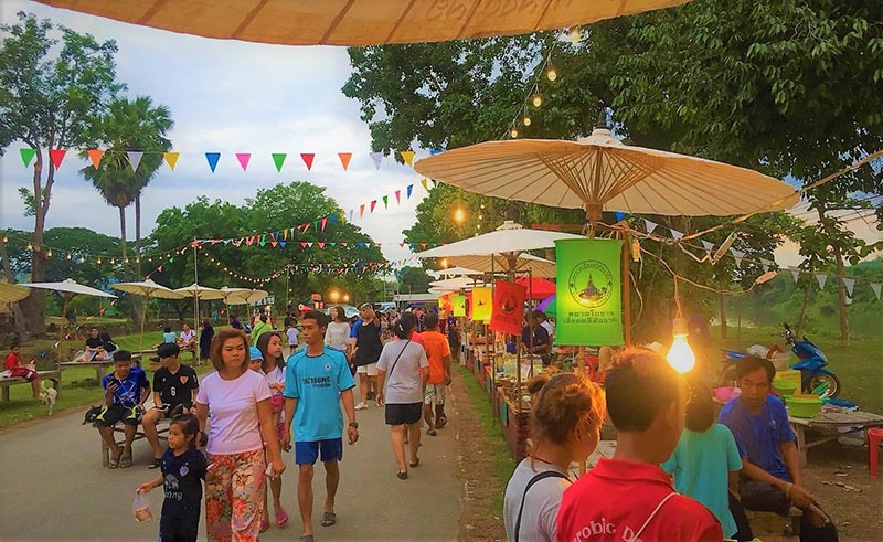 ตลาดโบราณใครใคร่ ค้าค้า สุโขทัย ตลาดโบราณใครใคร่ ค้าค้า สุโขทัย