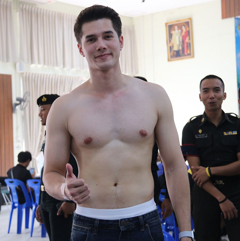 มิกค์ ทองระย้า สมัครเป็นทหารอากาศ มิกค์ ทองระย้า สมัครเป็นทหารอากาศ