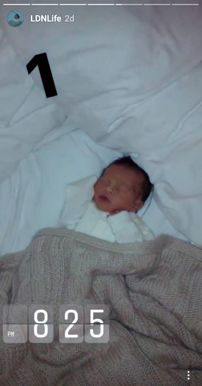 พอลล่า เทเลอร์ โชว์หน้าสดเลี้ยงลูก พอลล่า เทเลอร์ โชว์หน้าสดเลี้ยงลูก