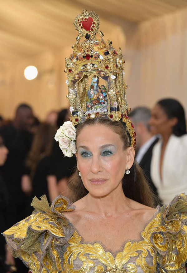 รวมที่สุด 10 ลุคสุดปังอลังการ แฟชั่นพรมแดง Met Gala 2018 รวมที่สุด 10 ลุคสุดปังอลังการ แฟชั่นพรมแดง Met Gala 2018