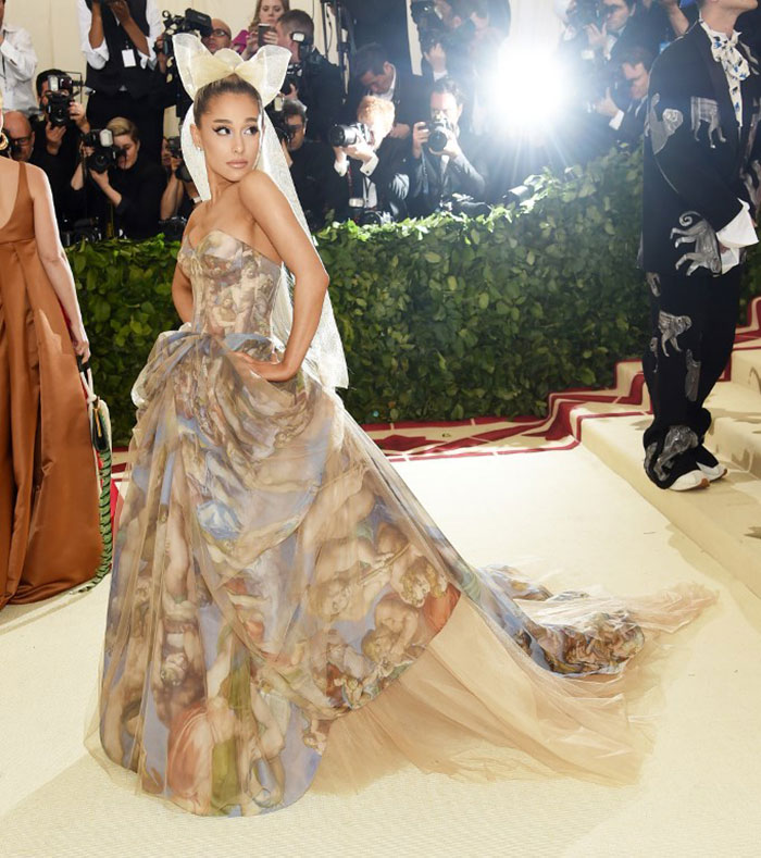 รวมที่สุด 10 ลุคสุดปังอลังการ แฟชั่นพรมแดง Met Gala 2018 รวมที่สุด 10 ลุคสุดปังอลังการ แฟชั่นพรมแดง Met Gala 2018