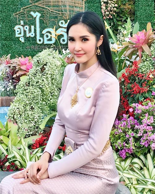 ดาราใส่ชุดไทย ดาราใส่ชุดไทย