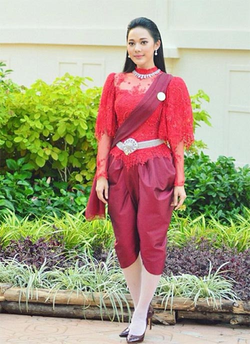 ดาราใส่ชุดไทย ดาราใส่ชุดไทย