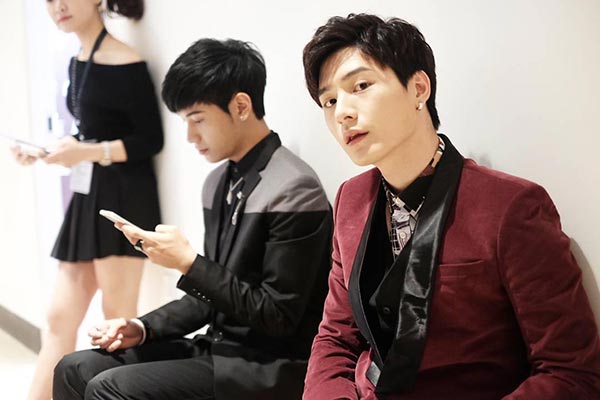 คริส พีรวัส, สิงโต ปราชญา คริส พีรวัส, สิงโต ปราชญา