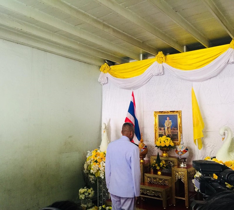 ในหลวง ทรงรับตูบพิการสองขา ไว้ในพระบรมราชานุเคราะห์ ในหลวง ทรงรับตูบพิการสองขา ไว้ในพระบรมราชานุเคราะห์