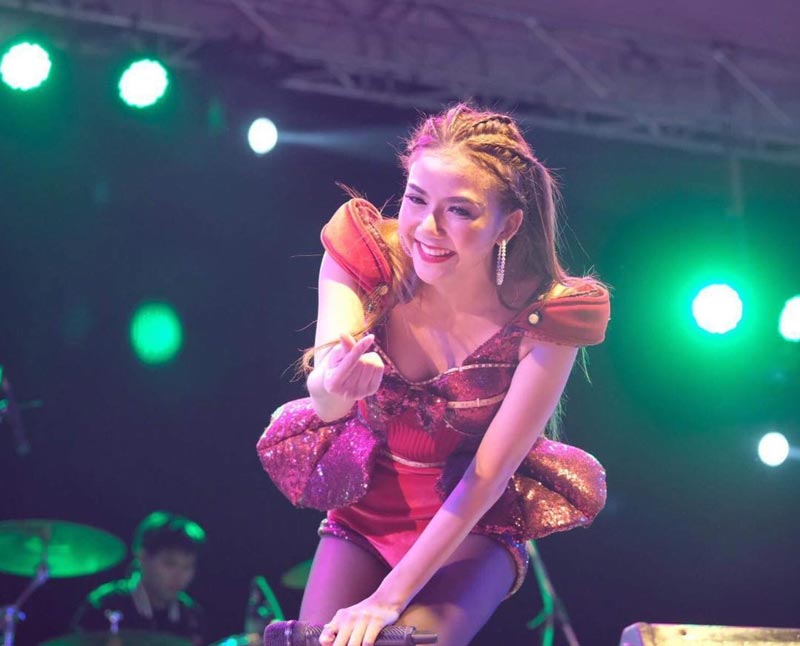 จ๊ะ อาร์สยาม จ๊ะ อาร์สยาม