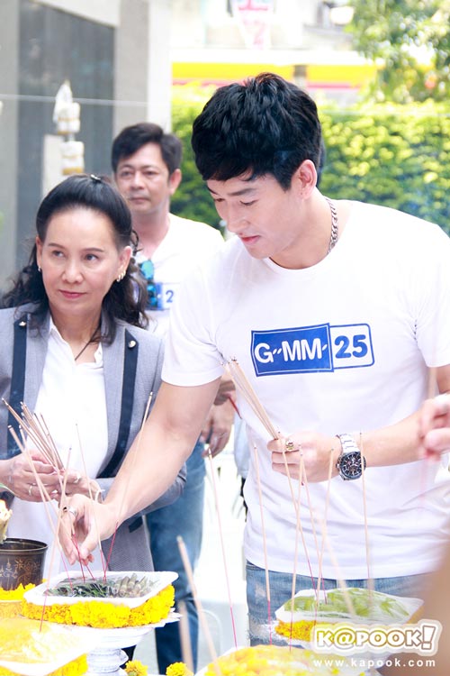 บวงสรวงละคร เงา และ ทีมล่าทรชน บวงสรวงละคร เงา และ ทีมล่าทรชน
