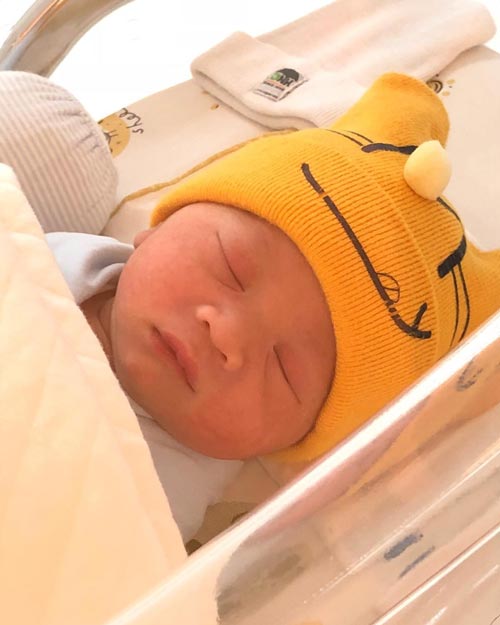 น้องโพธิ์ ลูก ชาคริต แอน ภัททิรา น้องโพธิ์ ลูก ชาคริต แอน ภัททิรา