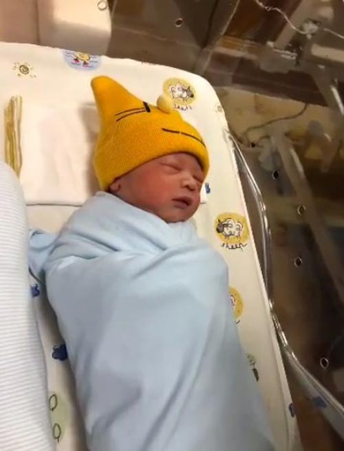 น้องโพธิ์ ลูก ชาคริต แอน ภัททิรา น้องโพธิ์ ลูก ชาคริต แอน ภัททิรา