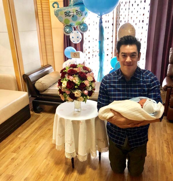 น้องโพธิ์ ลูก ชาคริต แอน ภัททิรา น้องโพธิ์ ลูก ชาคริต แอน ภัททิรา
