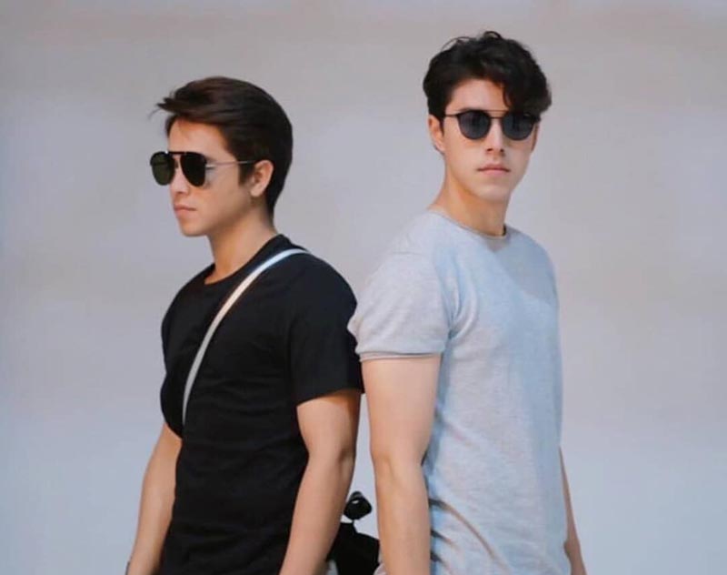 นาย ณภัทร อเล็กซ์ เรนเดลล์ นาย ณภัทร อเล็กซ์ เรนเดลล์
