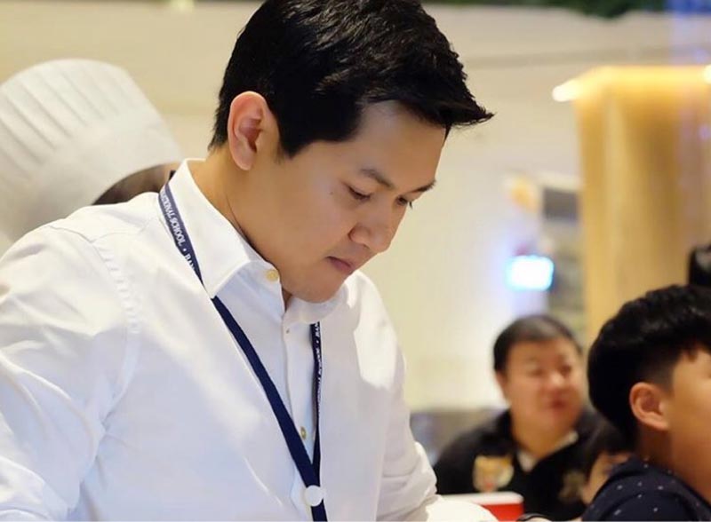 ป๊อป นิธิ ป๊อป นิธิ