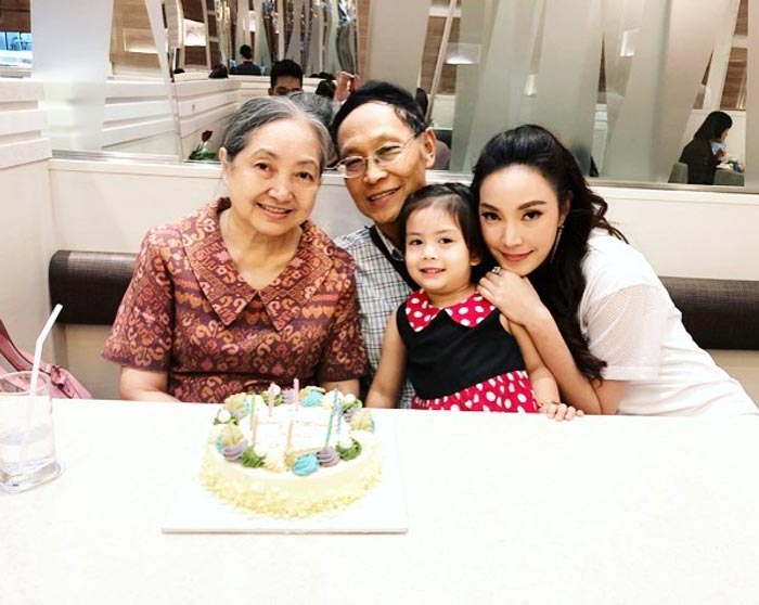 เมย์ พิชญ์นาฏ เมย์ พิชญ์นาฏ