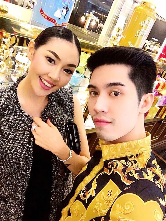 เอิร์ก เลเดอเรอร์ เก๋ กันยกร เอิร์ก เลเดอเรอร์ เก๋ กันยกร