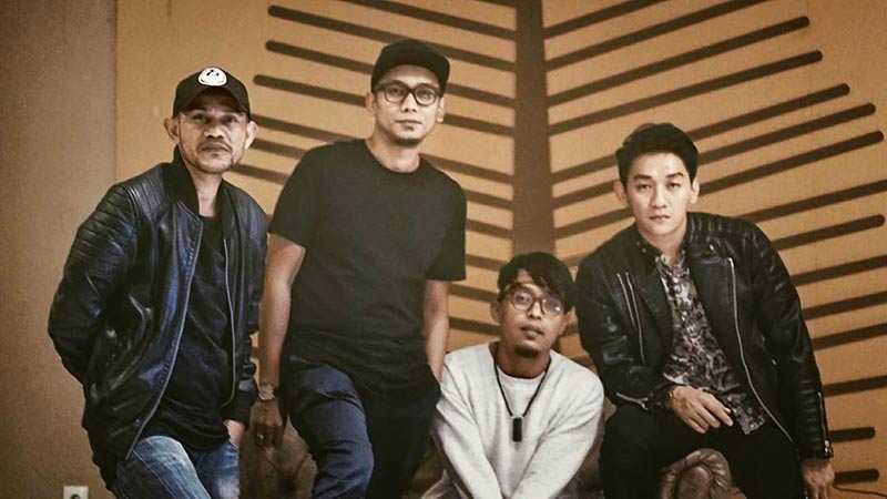 สึนามิอินโดนีเซีย สึนามิอินโดนีเซีย