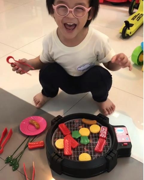 น้องออกู๊ด น้องออกู๊ด