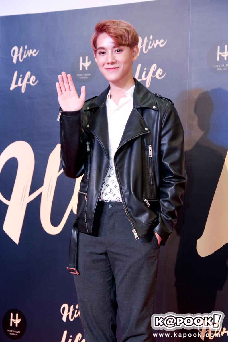 ดาราเดินแบบ ดาราเดินแบบ