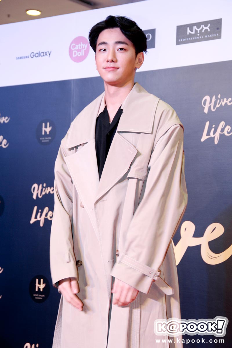 ดาราเดินแบบ ดาราเดินแบบ