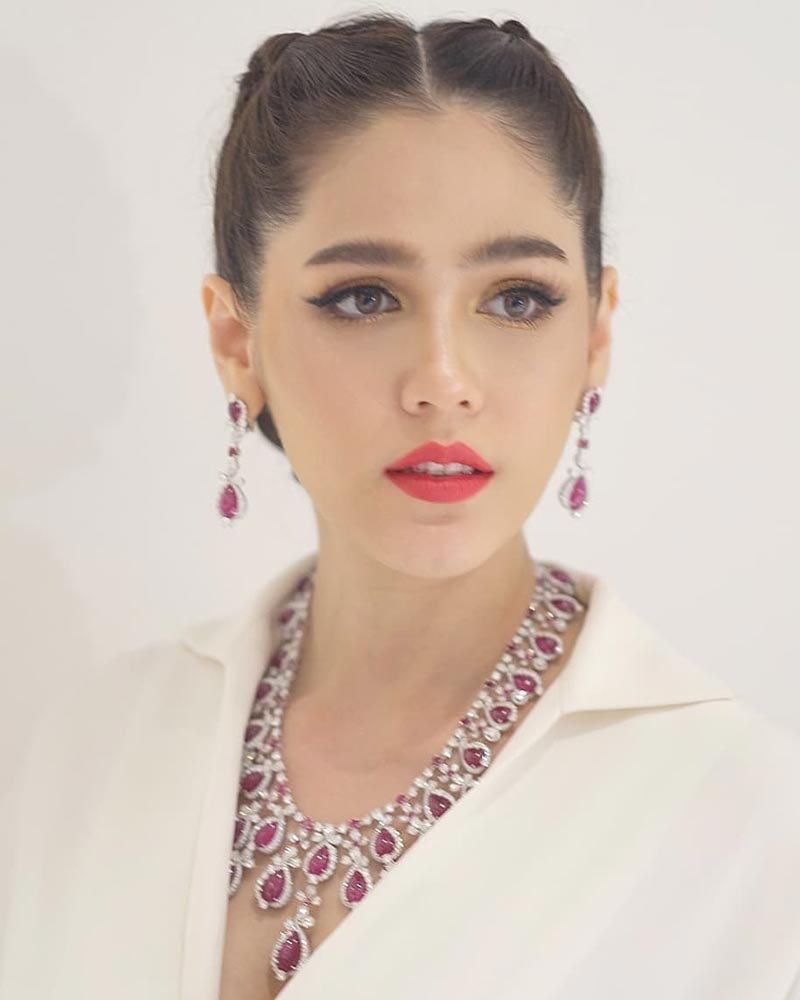 ชมพู่ อารยา เมืองคานส์ ชมพู่ อารยา เมืองคานส์