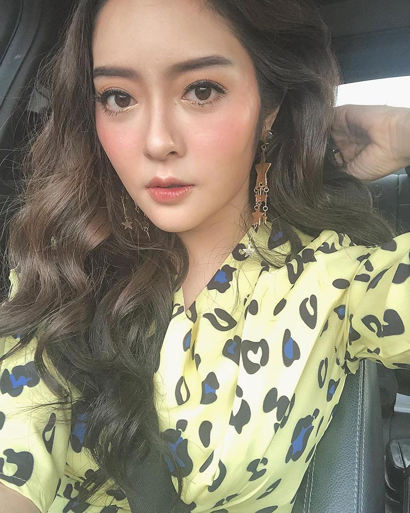 แก้มบุ๋ม ปรียาดา ขุน ชานนท์ แก้มบุ๋ม ปรียาดา ขุน ชานนท์