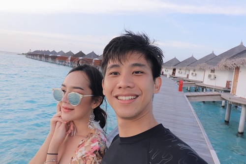 พี่ไวท์ ยกดอกไม้ช่อโตง้อ เส้นด้าย สอดอStyle พี่ไวท์ ยกดอกไม้ช่อโตง้อ เส้นด้าย สอดอStyle