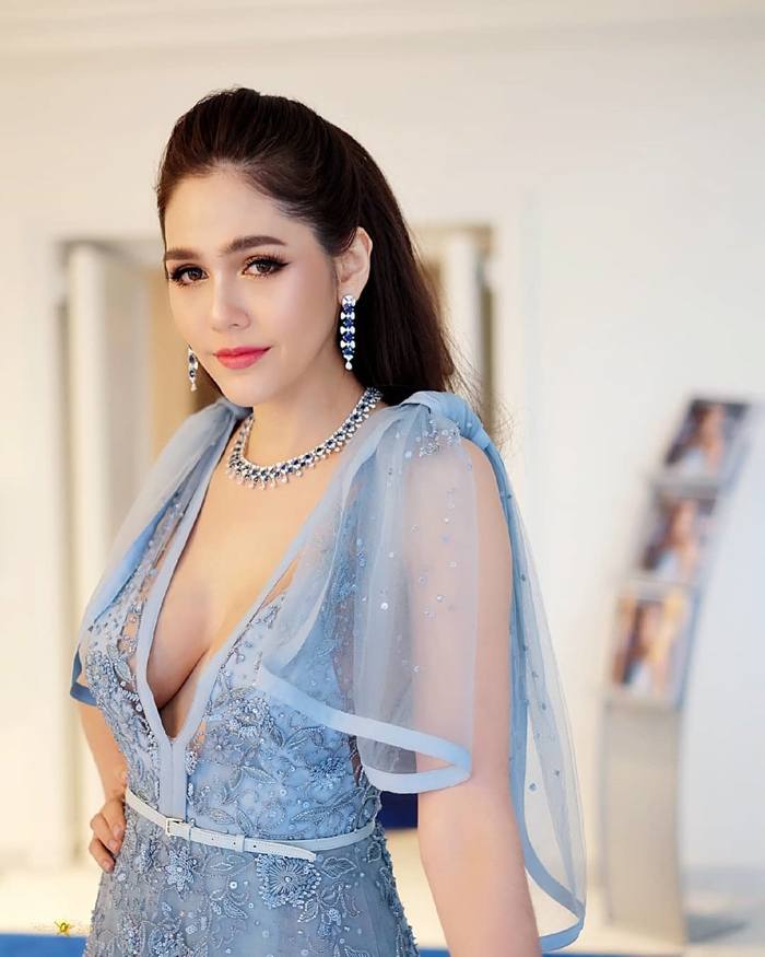 ชมพู่ อารยา กับ 10 ลุคสวยในเมืองคานส์ ชมพู่ อารยา กับ 10 ลุคสวยในเมืองคานส์