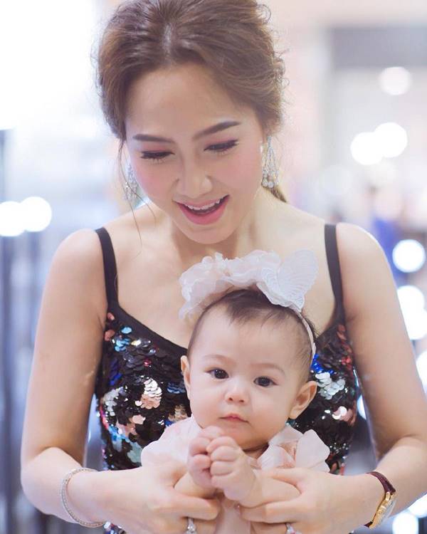 น้องลูก้า ลูกสาว นาวิน ต้าร์ น้องลูก้า ลูกสาว นาวิน ต้าร์