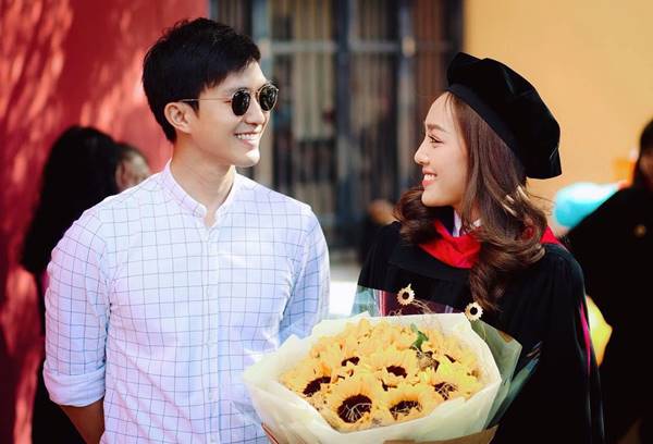ไผ่ พาทิศ แฮปปี้ คบ น้ำตาล ไผ่ พาทิศ แฮปปี้ คบ น้ำตาล