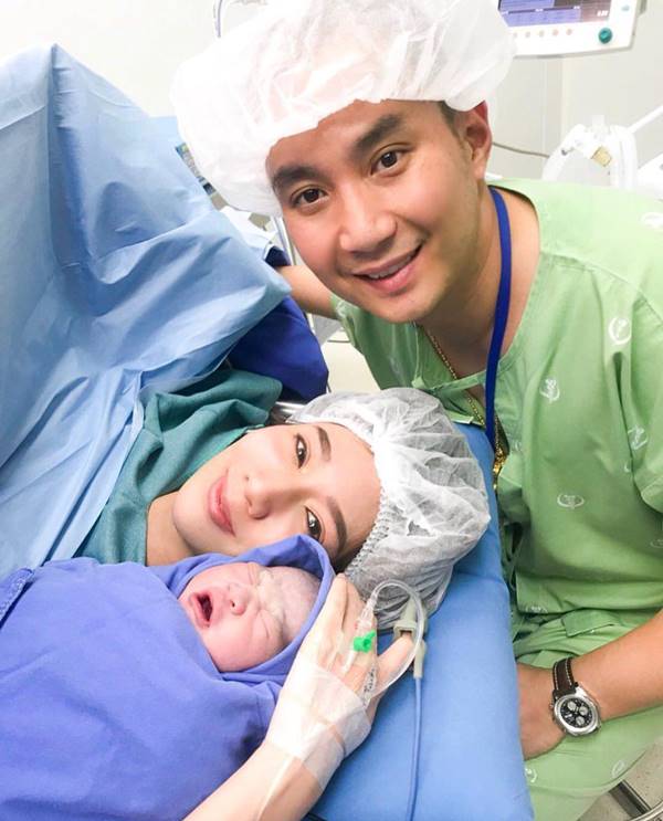 เบนซ์ พริกไทย คลอดลูกคนที่ 2 เบนซ์ พริกไทย คลอดลูกคนที่ 2