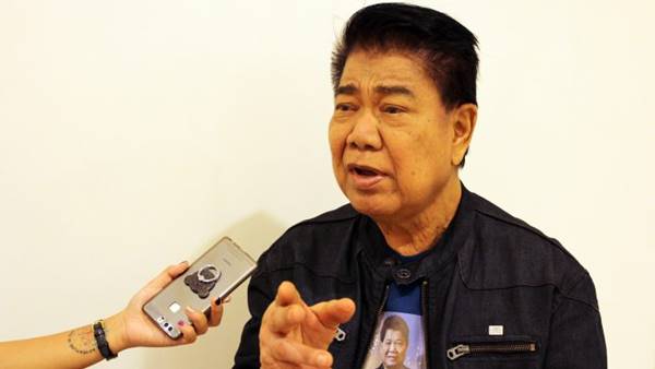 ครูชลธี ธารทอง ครูชลธี ธารทอง