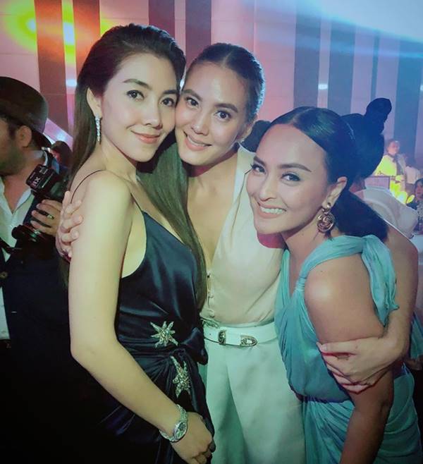 พอลล่า เชื่อ เจนี่ ไม่ใช่นางเอก จ. พอลล่า เชื่อ เจนี่ ไม่ใช่นางเอก จ.