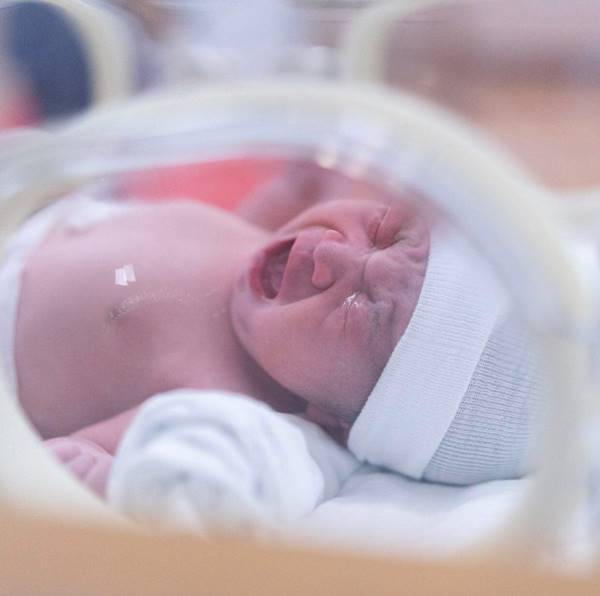 เบนซ์ พริกไทย คลอดลูกคนที่ 2 เบนซ์ พริกไทย คลอดลูกคนที่ 2