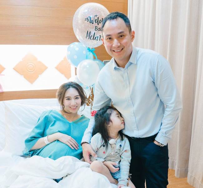 เบนซ์ พริกไทย คลอดลูกคนที่ 2 เบนซ์ พริกไทย คลอดลูกคนที่ 2
