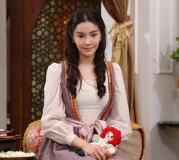 คลาร่า ผู้แทงข้างหลัง แม่มะลิ คลาร่า ผู้แทงข้างหลัง แม่มะลิ