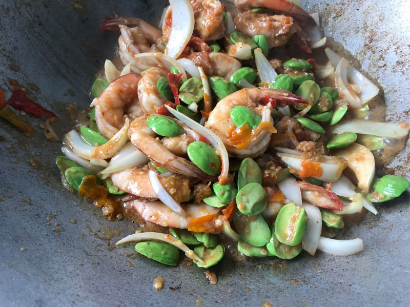 กุ้งผัดน้ำพริกกะปิสะตอ กุ้งผัดน้ำพริกกะปิสะตอ