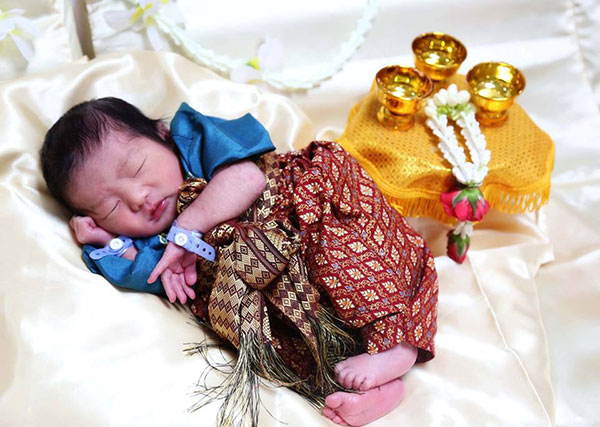 ทารกใส่ชุดไทย ทารกใส่ชุดไทย