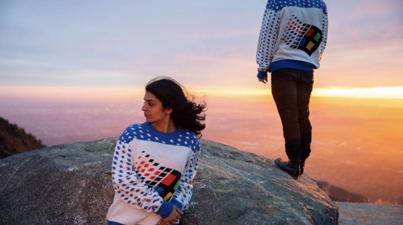 เสื้อกันหนาวลายโลโก้ Windows 95 เสื้อกันหนาวลายโลโก้ Windows 95