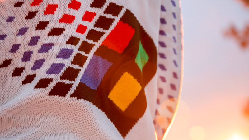 เสื้อกันหนาวลายโลโก้ Windows 95 เสื้อกันหนาวลายโลโก้ Windows 95