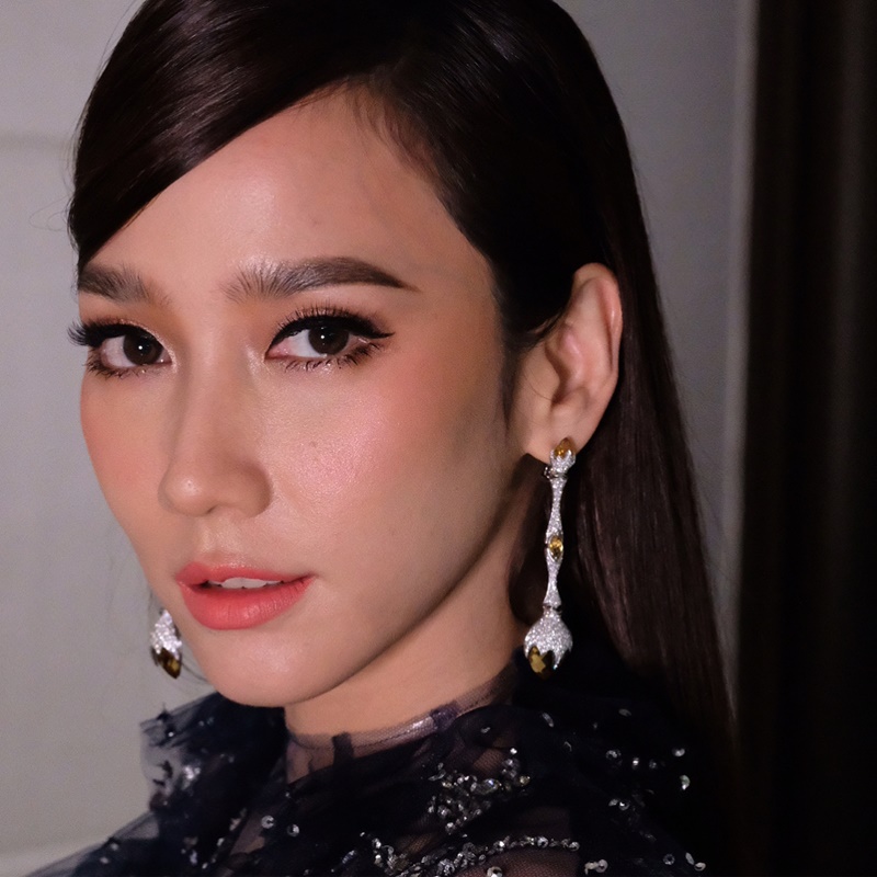 ดาราหน้าสวย ดาราหน้าสวย