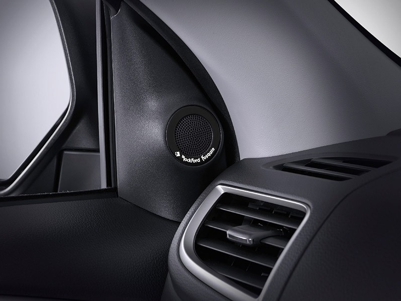 Mitsubishi Pajero Sport Rockford Fosgate Mitsubishi Pajero Sport Rockford Fosgate