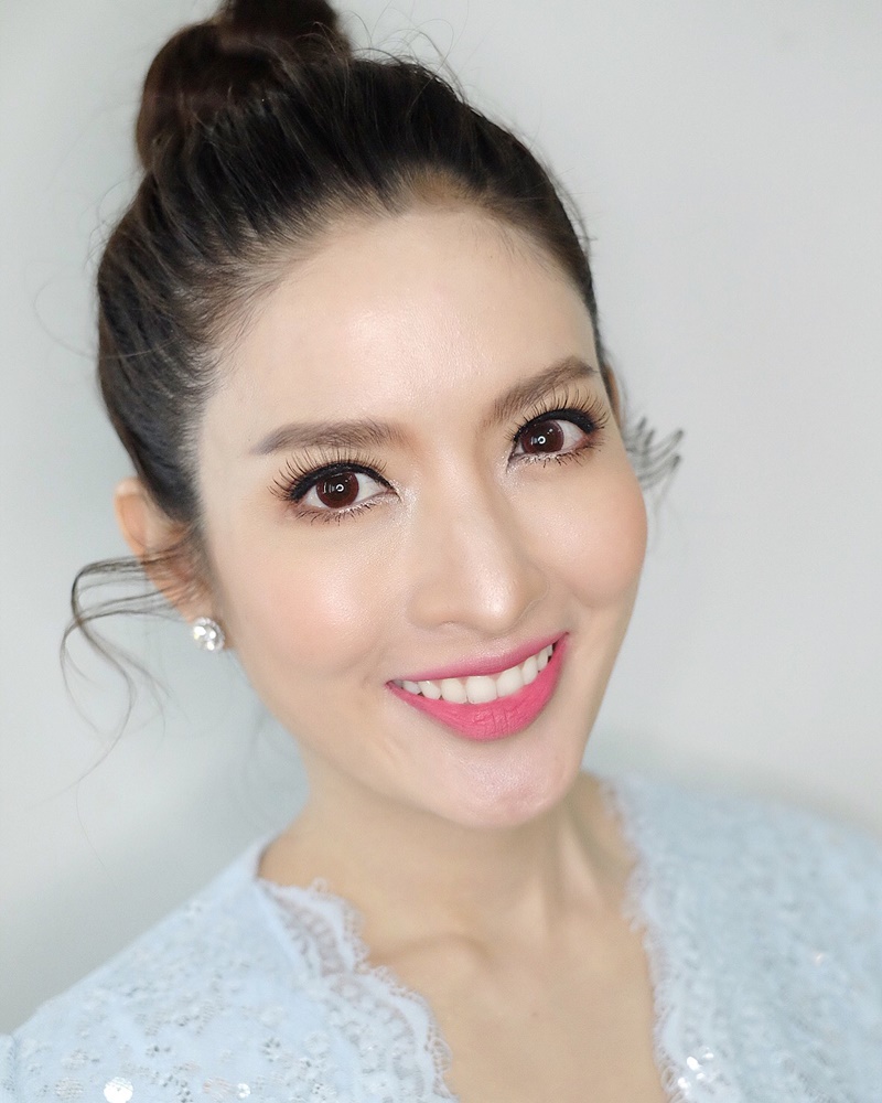 ดาราหน้าสวย ดาราหน้าสวย