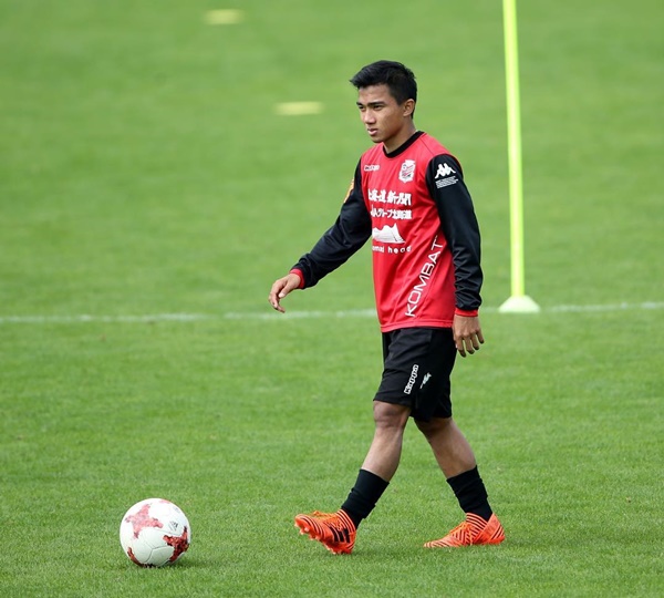 เจ ชนาธิป เจ ชนาธิป